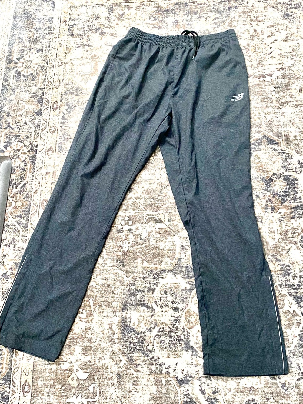 New Balance Men’s Gray athletic lightweight pants . -size L